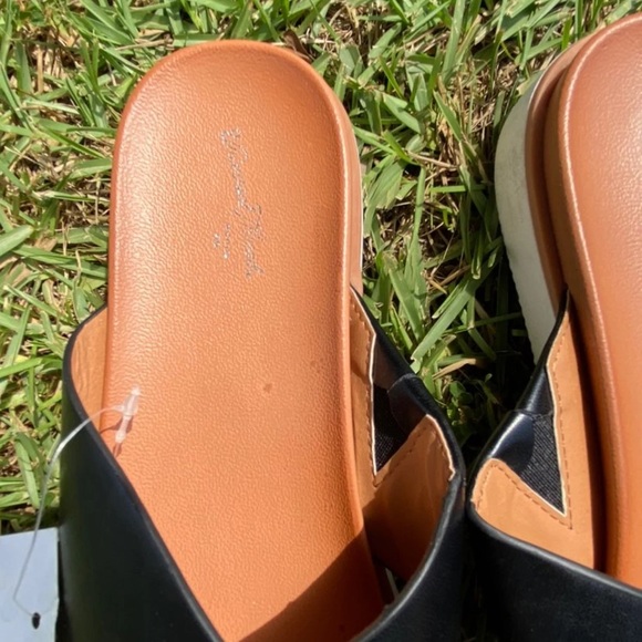 Women’s Universal Thread Sandals - Picture 6 of 9